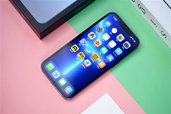 蘋果首次干掉劉海！消息稱iPhone 14將采用打孔屏、后攝不凸起