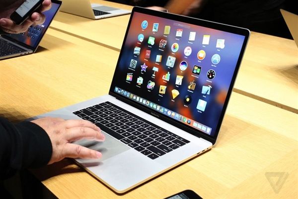 蘋果電腦出貨量大減！Macbook筆記本銷量下滑